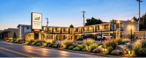 Exterior - Anchor Bay Inn (Reedsport)