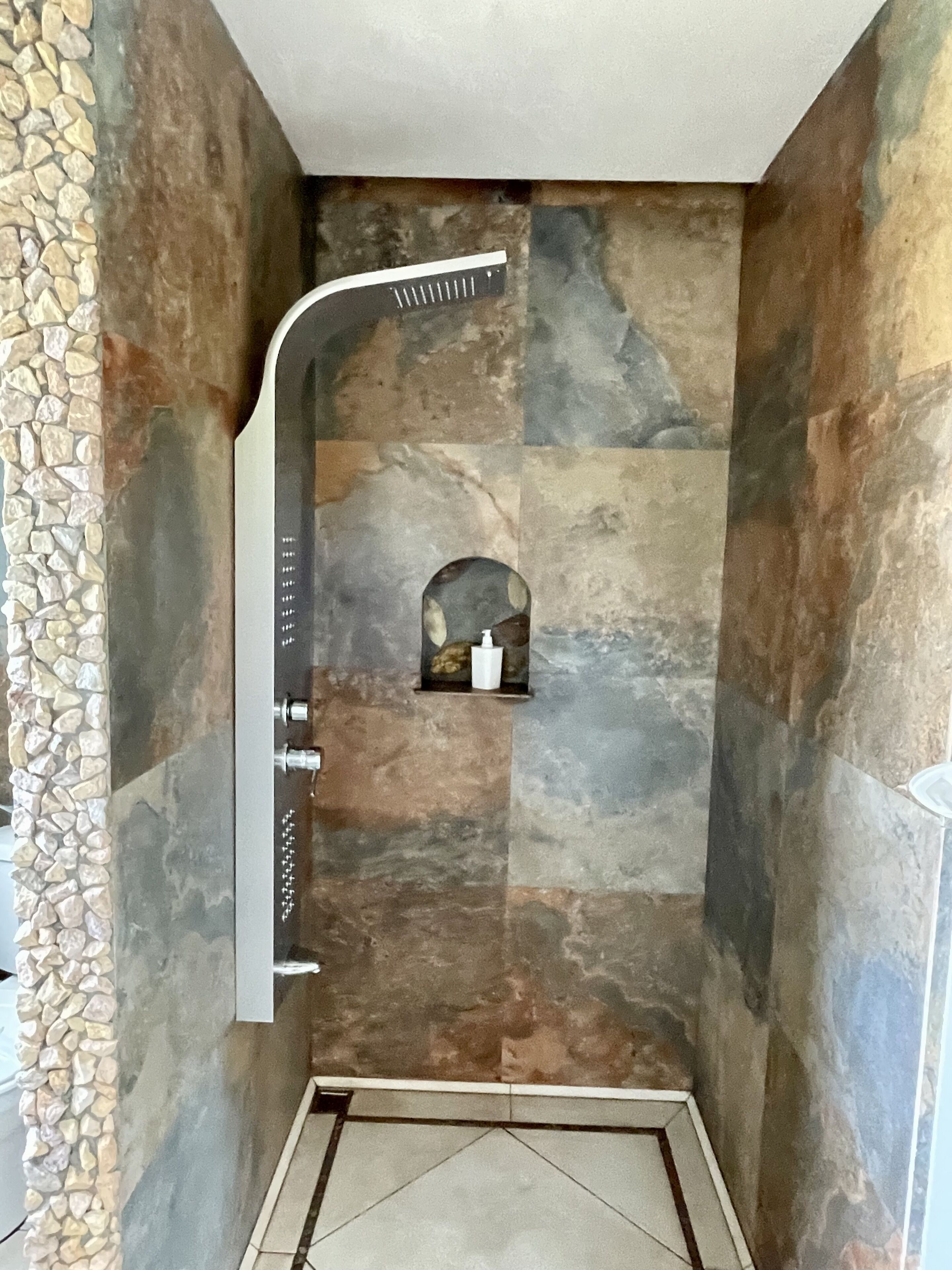 family double room | bathroom | shower, hydromassage showerhead, eco-friendly toiletries, towels