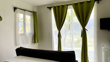 Quarto superior | Cofres nos quartos, individualmente decorados, cortinas blackout