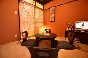 Living room - Oyado Kyoto Station 1 (Kyoto)