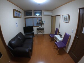 Căn hộ cơ bản, 2 phòng ngủ, không hút thuốc, quang cảnh thành phố | Khu phòng khách