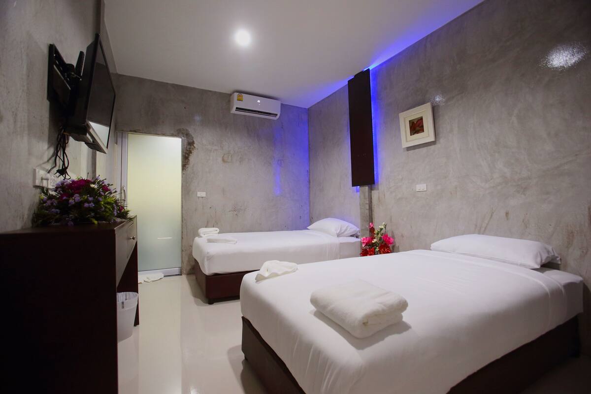 Standard Twin Room | Free WiFi