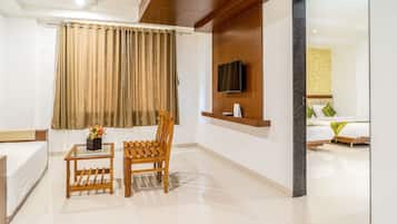 2 bedrooms, premium bedding, desk, soundproofing