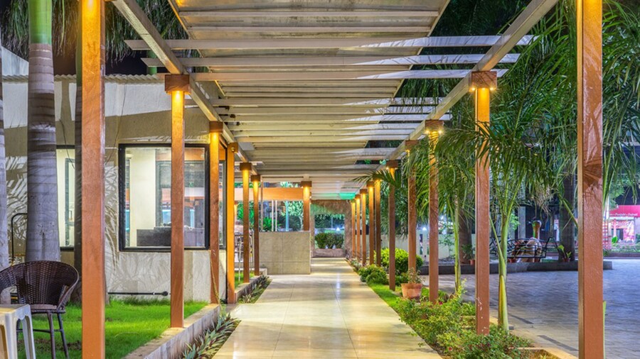 Hotel Pushpak Resort