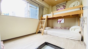 Trang trí khác biệt, màn/rèm cản sáng, bàn ủi/dụng cụ ủi quần áo