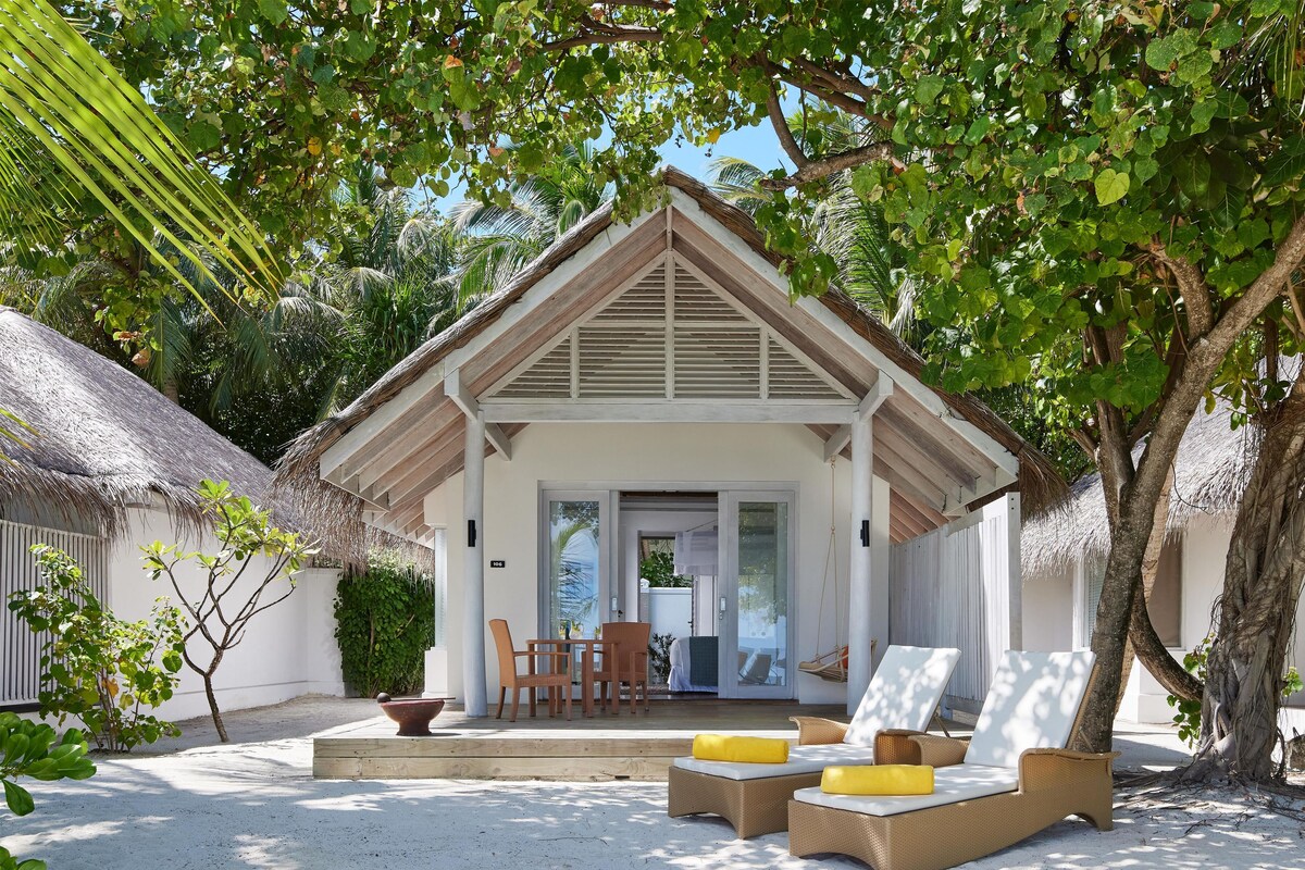 One Bedroom Beach Pool Villa | Premium bedding, down duvets, memory-foam beds, minibar
