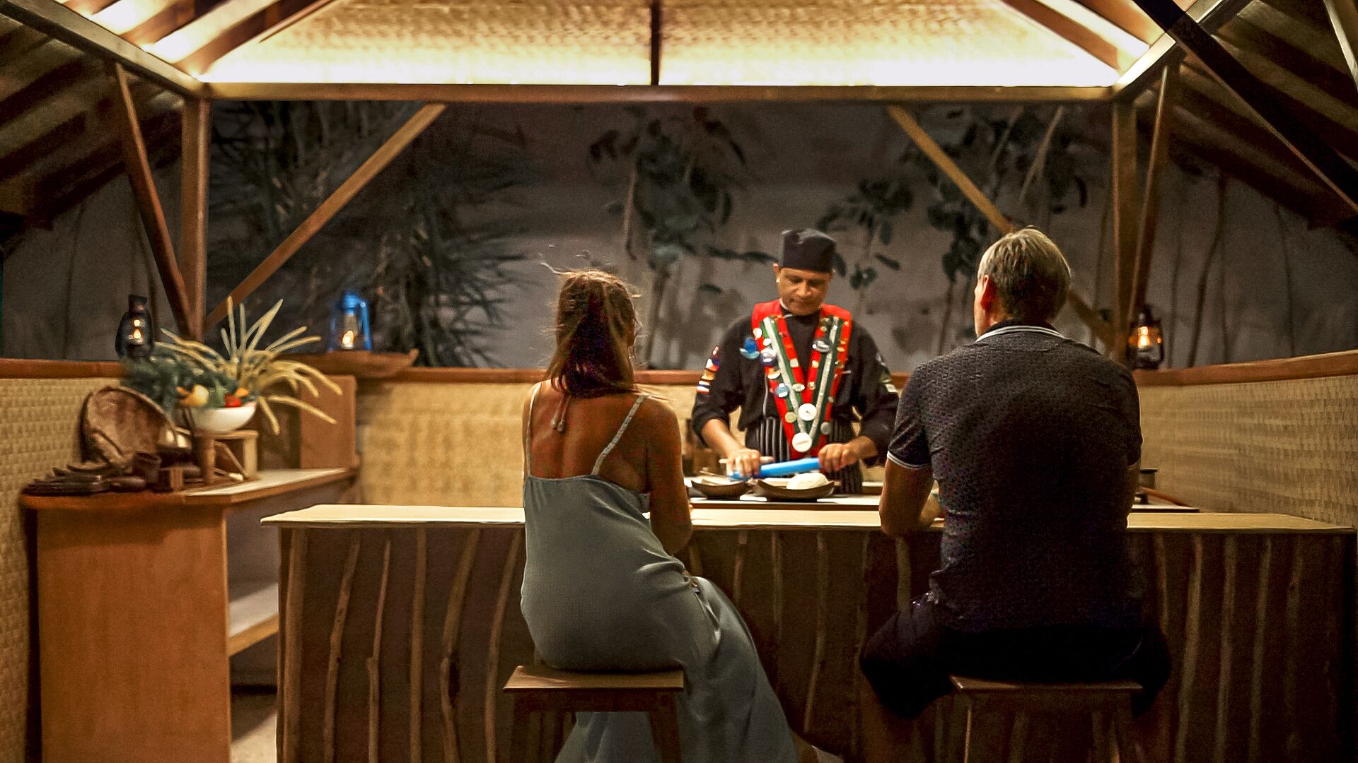 2 restaurants, breakfast, lunch, dinner served; international cuisine