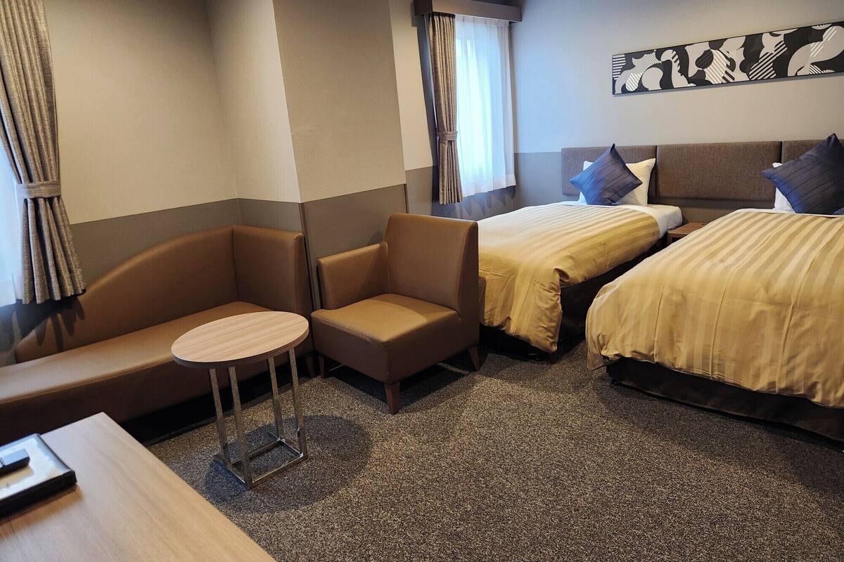 ห้องดีลักซ์ทวิน, สูบบุหรี่ได้ | โต๊ะทำงาน, Wi-Fi ฟรี, ผ้าปูที่นอน