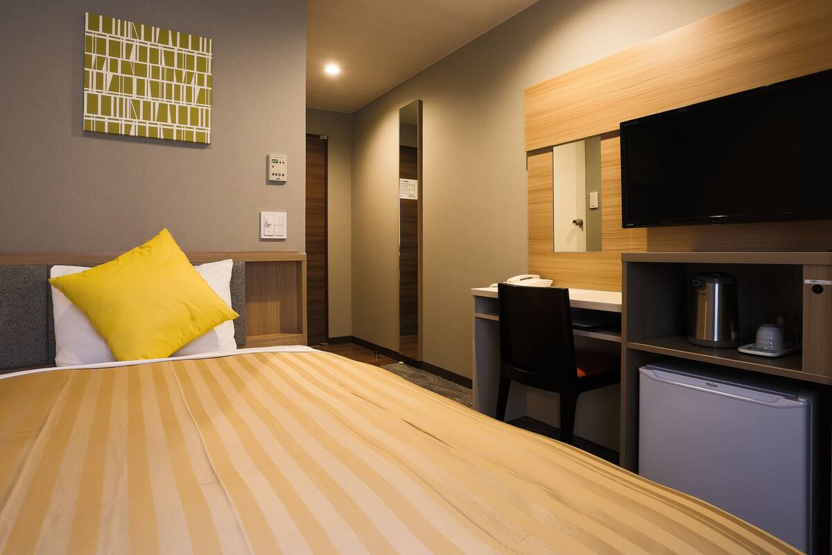 โต๊ะทำงาน, Wi-Fi ฟรี, ผ้าปูที่นอน