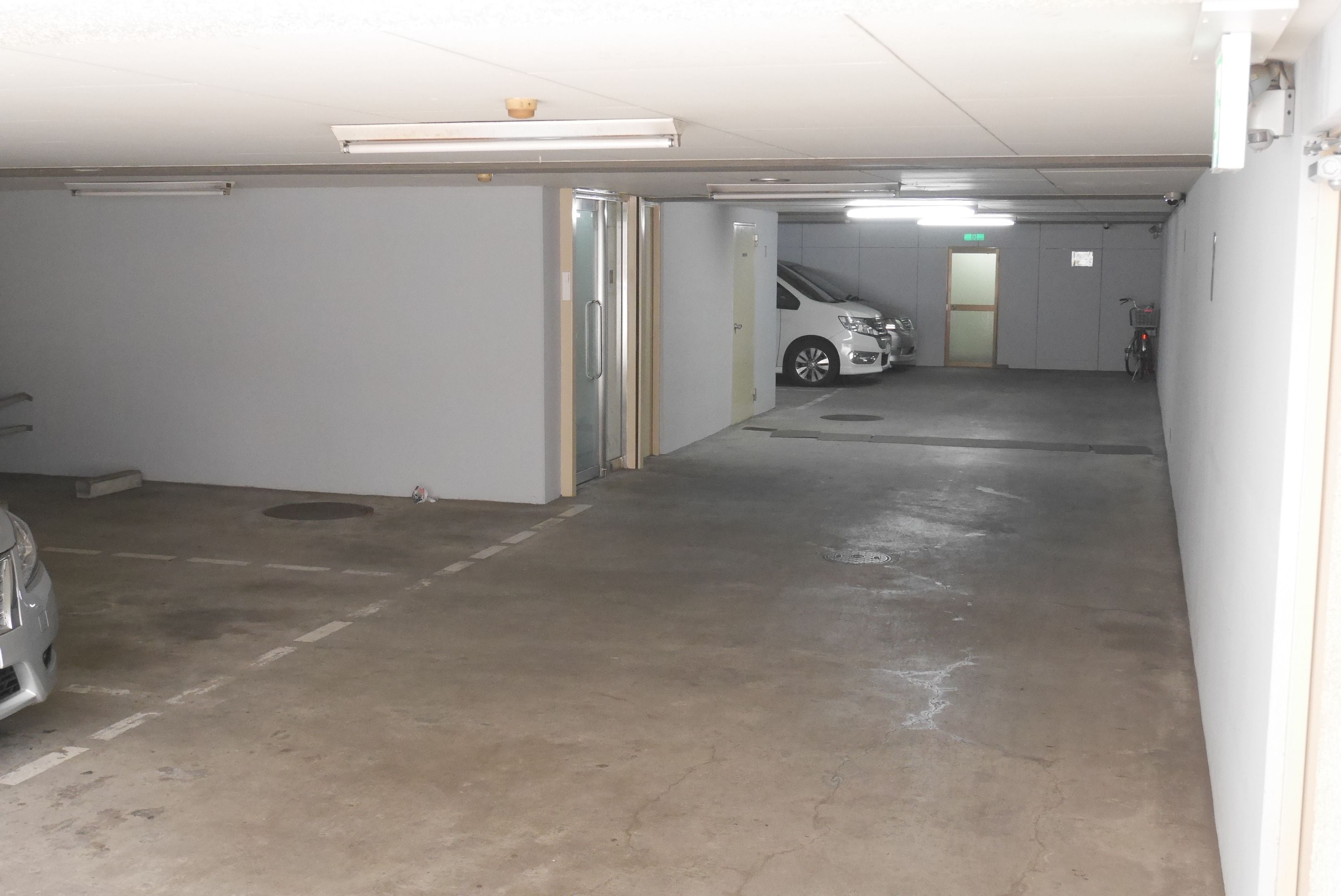 self-parking (surcharge) 1500 per night