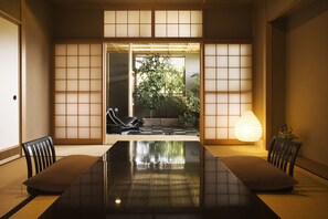 华丽客房, 无烟房 | 羽绒被、客房内保险箱、特色装修、免费 WiFi