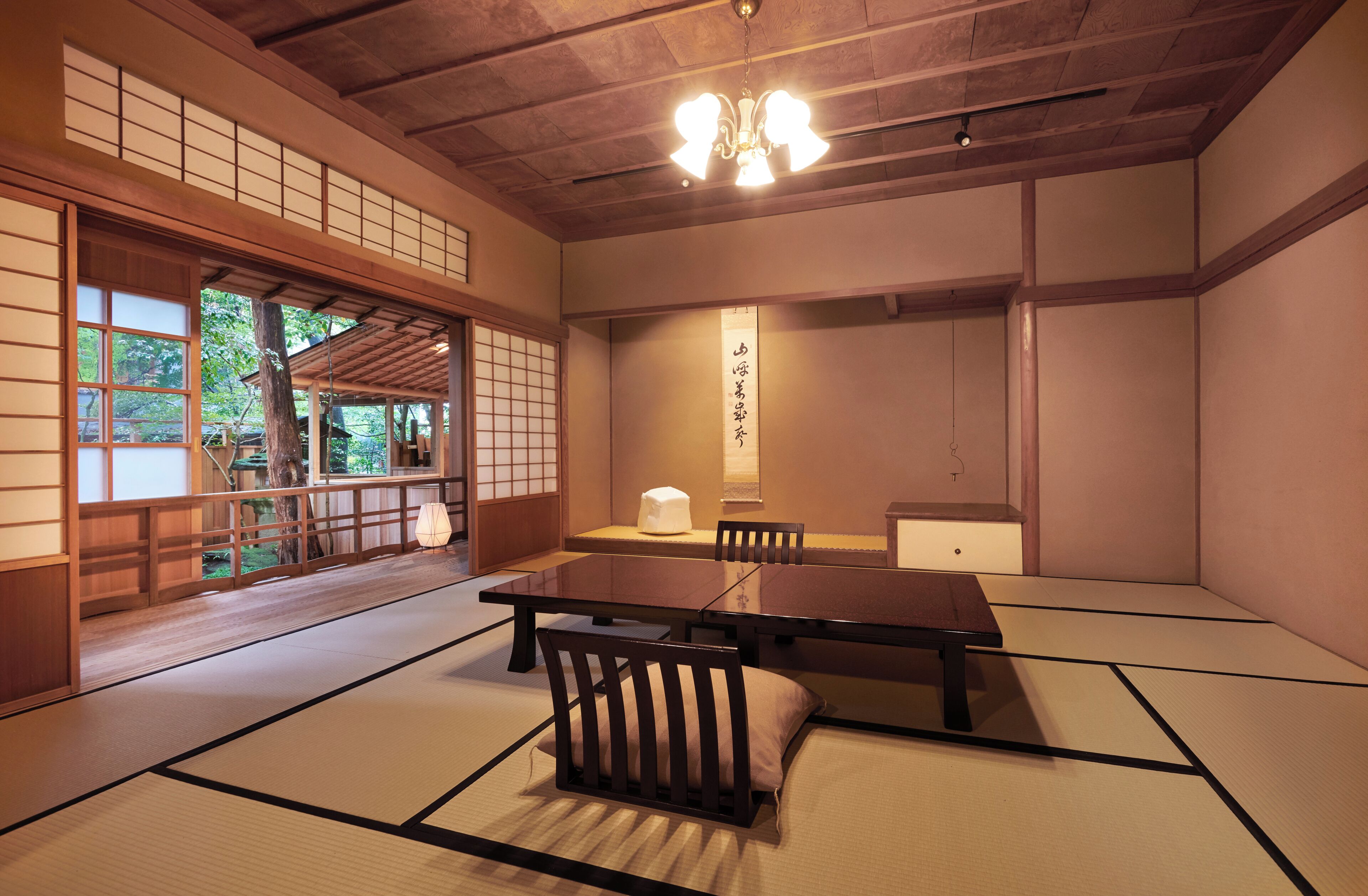 Down duvets, in-room safe, individually decorated, free WiFi