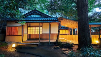 Down duvets, in-room safe, individually decorated, free WiFi