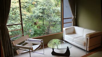 Japanese Style Twin Room, Non Smoking | Living area | Flat-screen TV