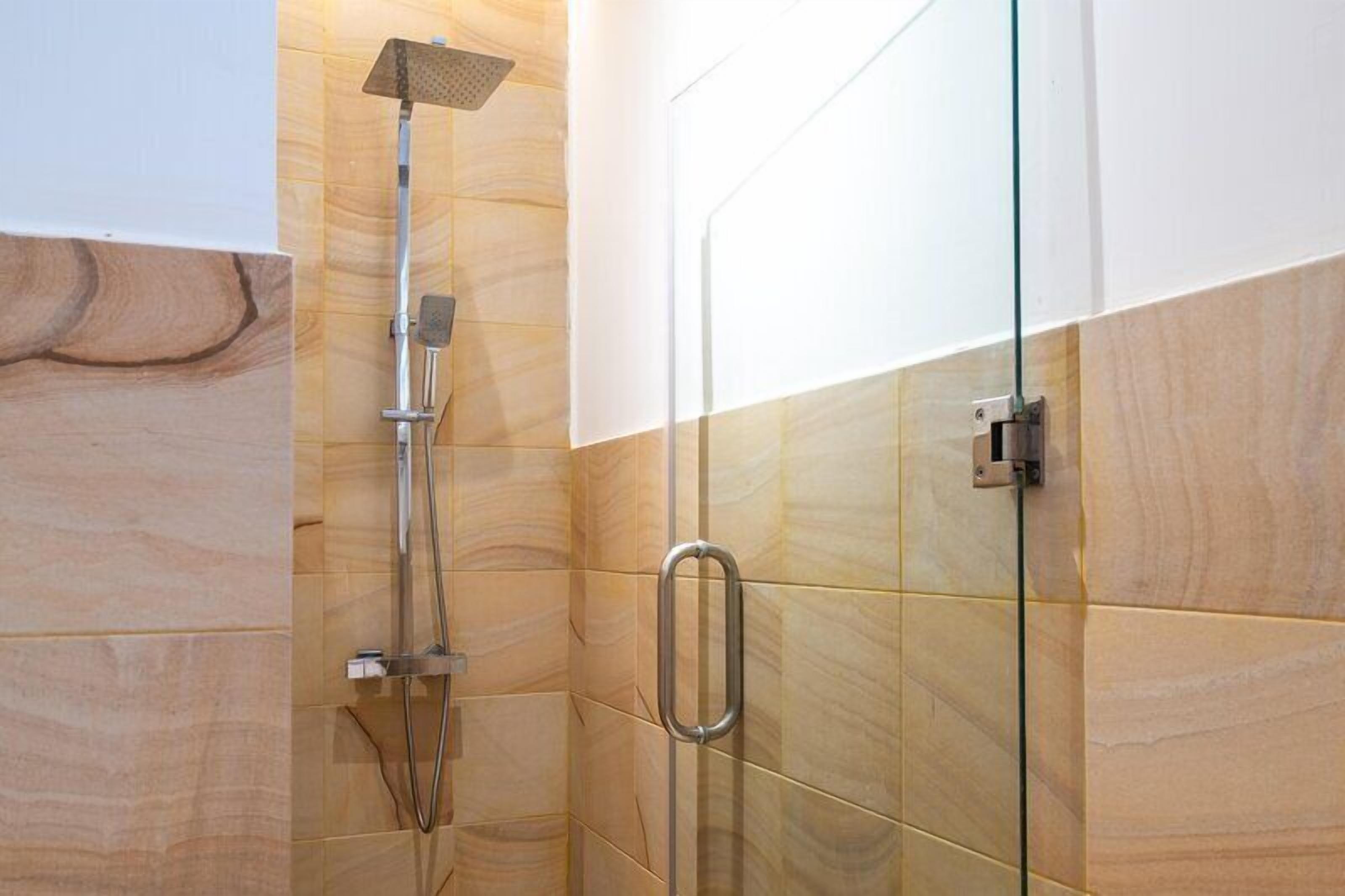 Cabana Room, Pool Access | ห้องน้ำ | ฝักบัว, เรนชาวเวอร์, ของใช้ในห้องน้ำฟรี, ไดร์เป่าผม