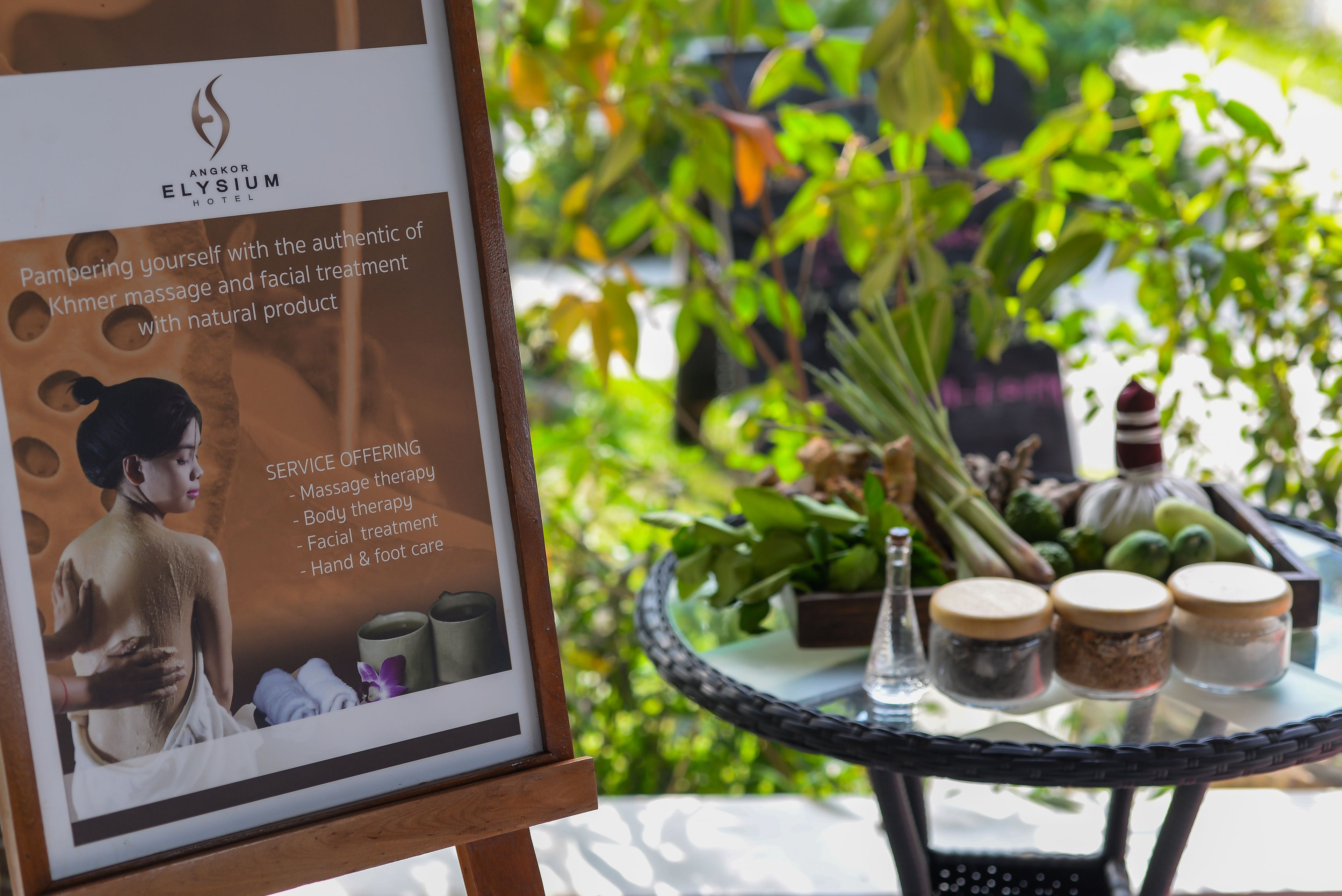 hot tub, body treatments, aromatherapy, deep-tissue massages, body wraps