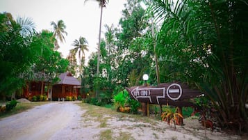 Pintu masuk properti