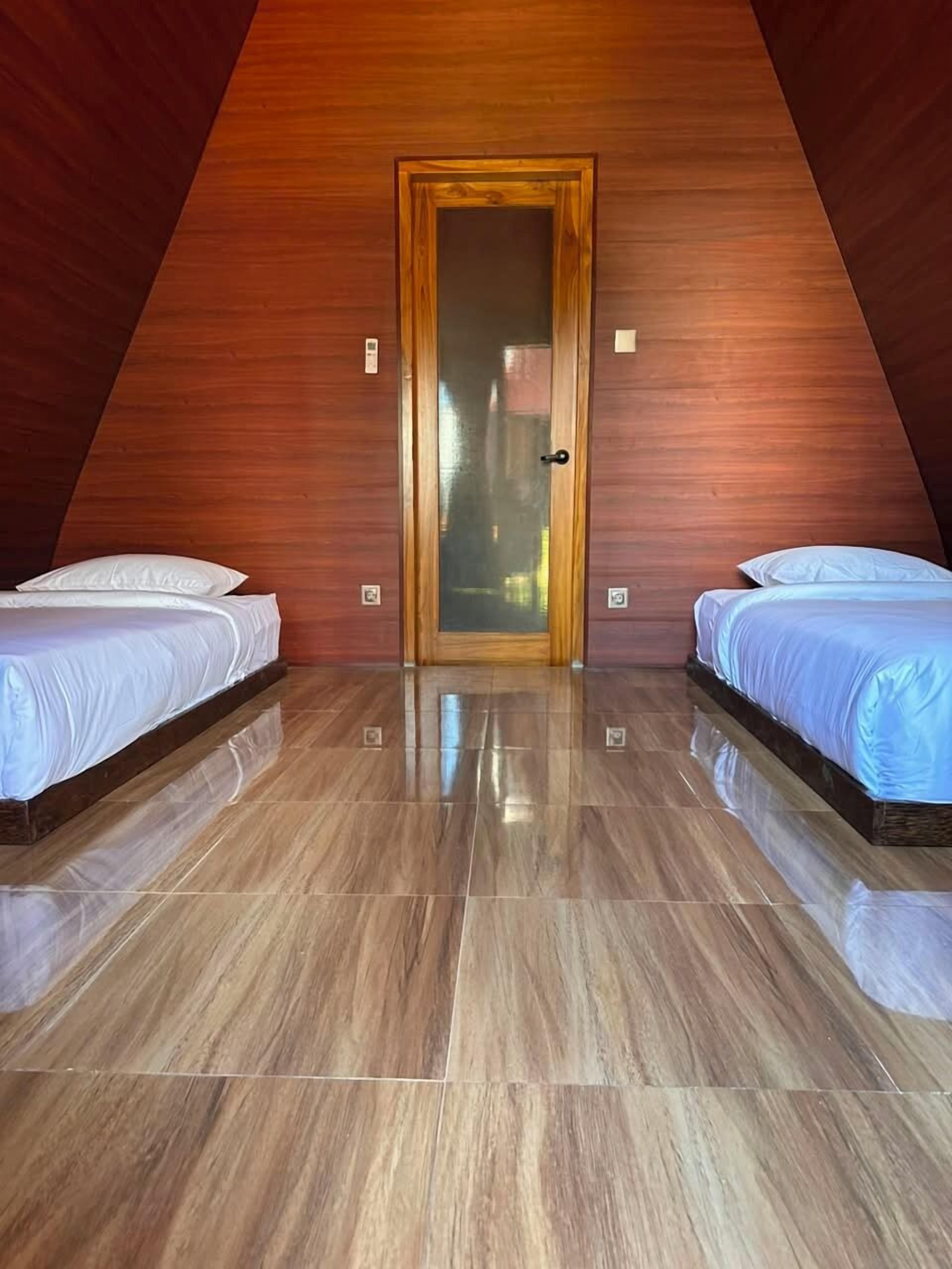 Superior Room | 1 bedroom, minibar, in-room safe, soundproofing
