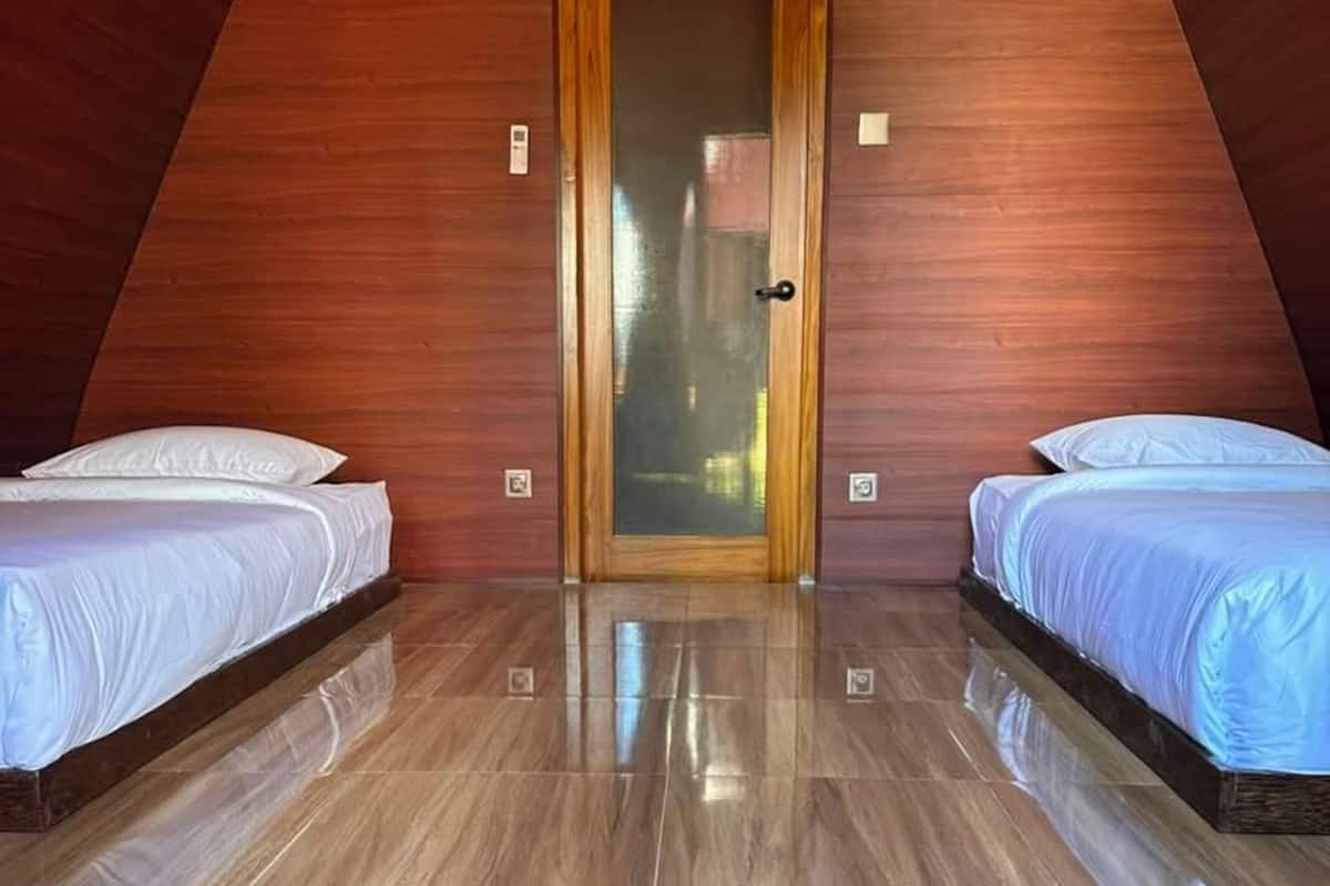 Superior Room | 1 bedroom, minibar, in-room safe, soundproofing