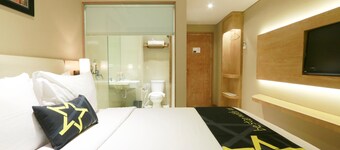 Yellow Star Hotel Gejayan