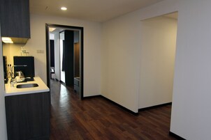 Coffee/tea maker, electric kettle