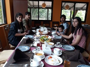 Desayuno continental incluido todos los días