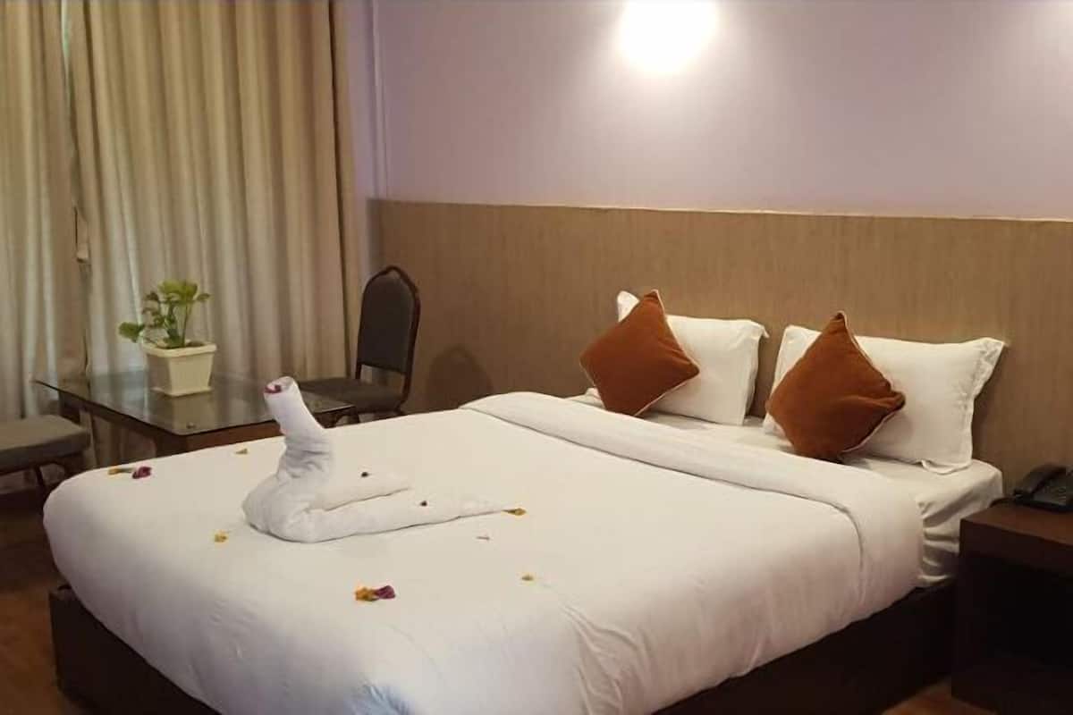 1 Schlafzimmer, Schreibtisch, schallisolierte Zimmer, Bettwäsche