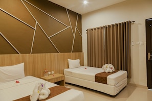 Deluxe Room | Desk, free WiFi, bed sheets