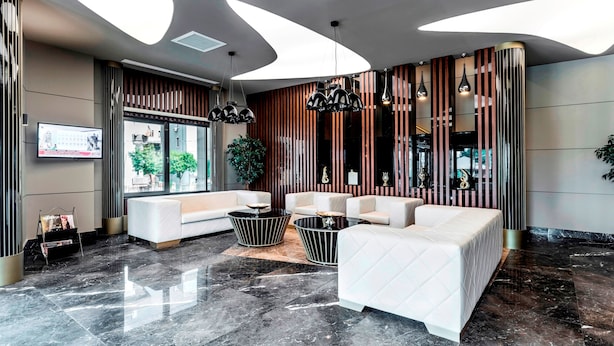 Lobby sitting area - Aydinoglu Hotel (Istanbul)