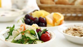 Café da manhã com buffet todos os dias (JPY 1650 por pessoa)