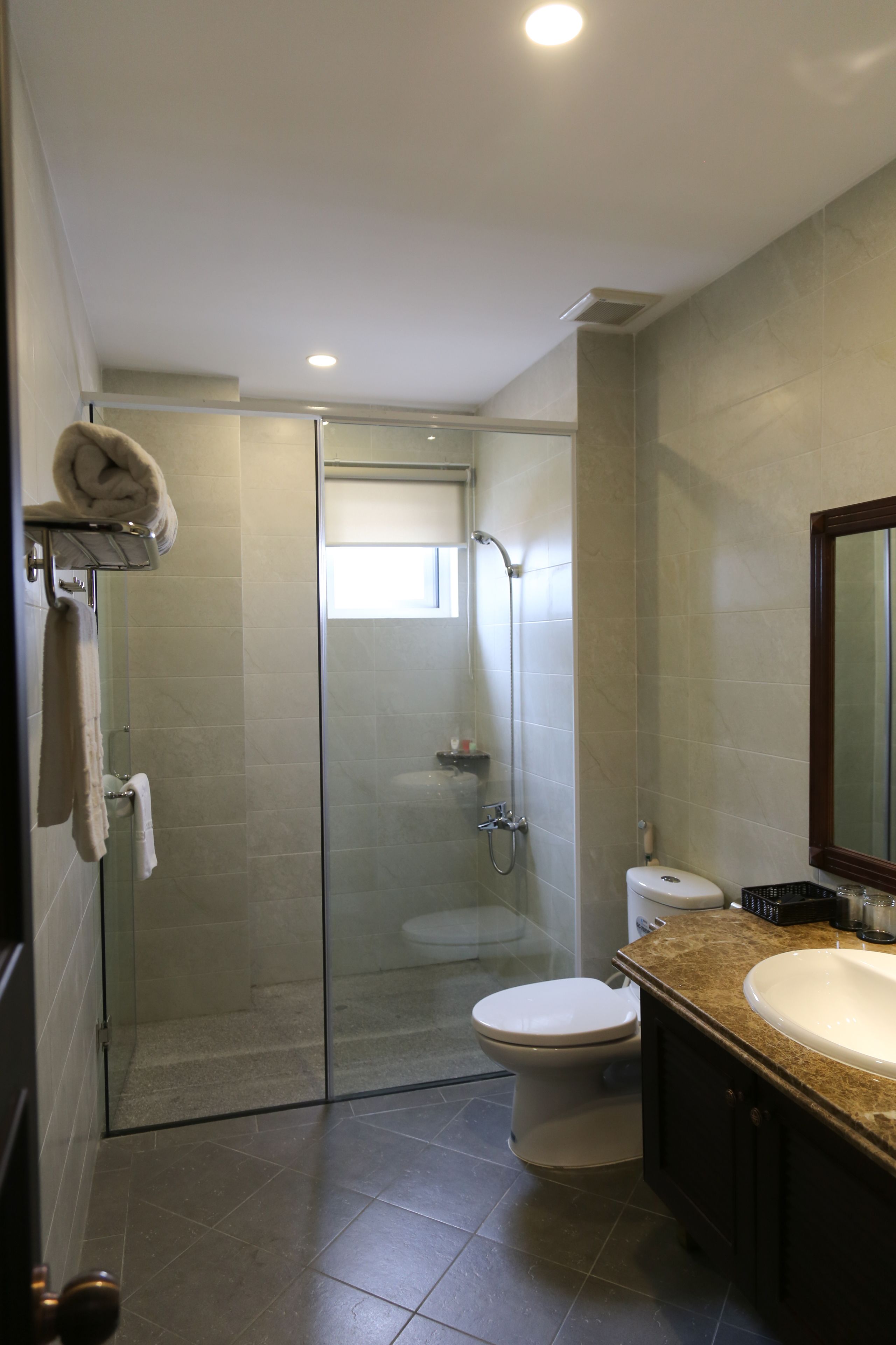 shower, free toiletries, hair dryer, slippers