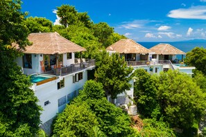Minibar, in-room safe, individually decorated, individually furnished