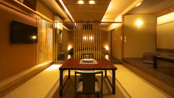 Double Room with Tatami Area with Open-Air Bath | Premium bedding, in-room safe, blackout drapes, soundproofing