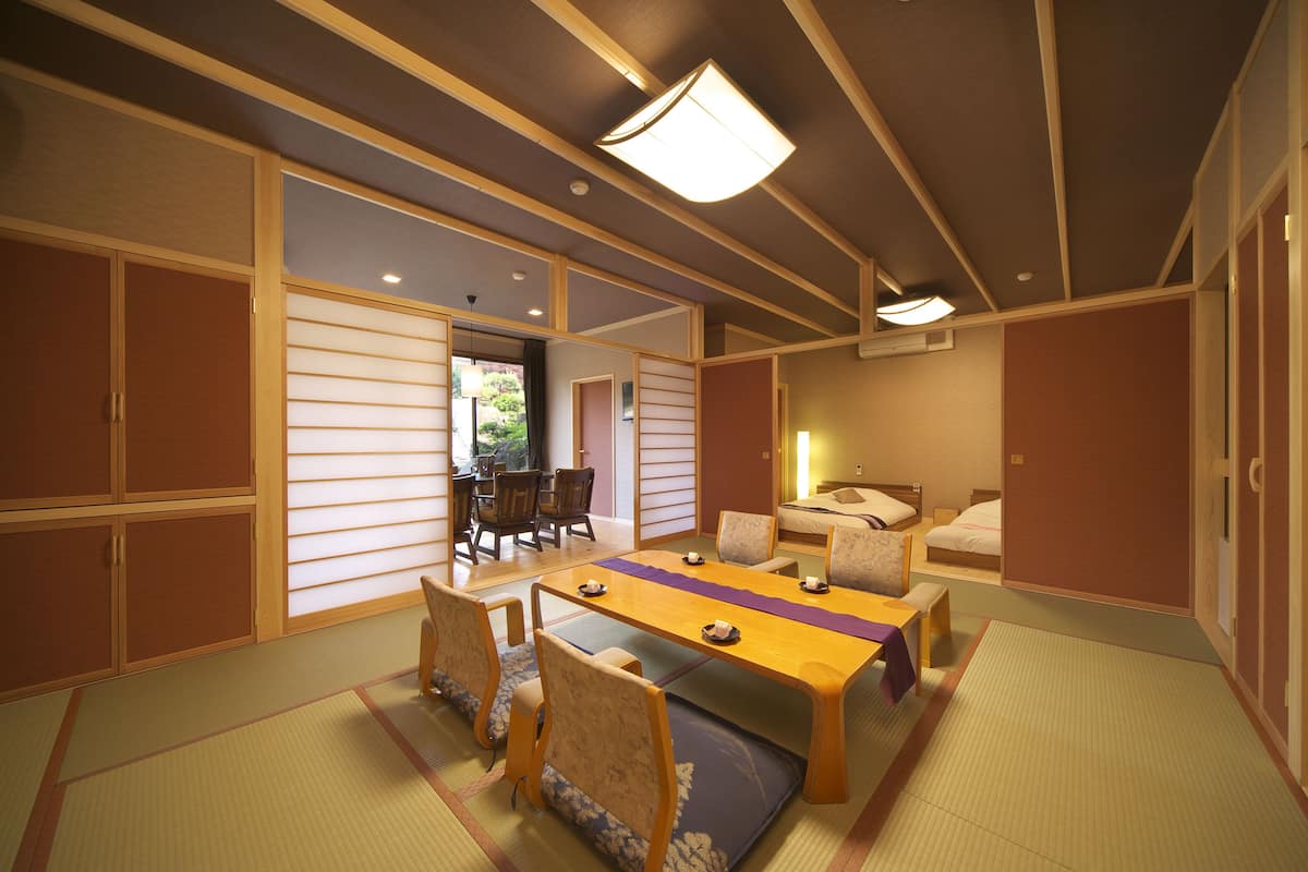 Traditional Room (Deluxe Japanese Style, Open-air Bath) | Makan dalam bilik