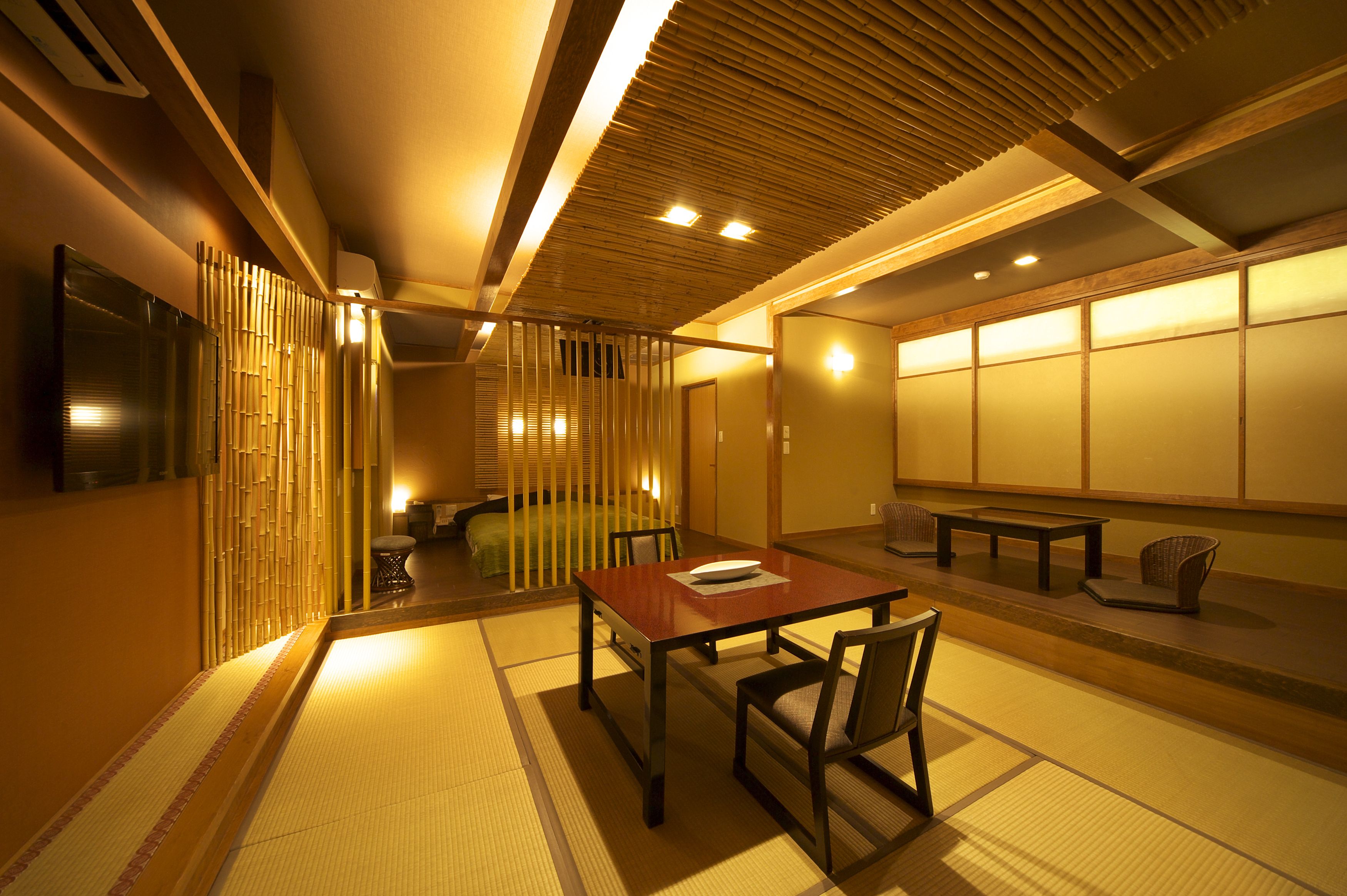 Double Room with Tatami Area with Open-Air Bath | In-room dining