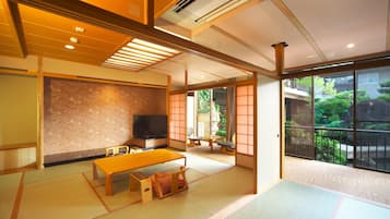 Traditionele kamer (Superior Japanese-Style) | Een kluis op de kamer, verduisterende gordijnen, geluiddichte muren