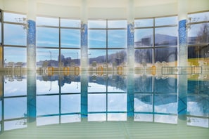 Una piscina techada