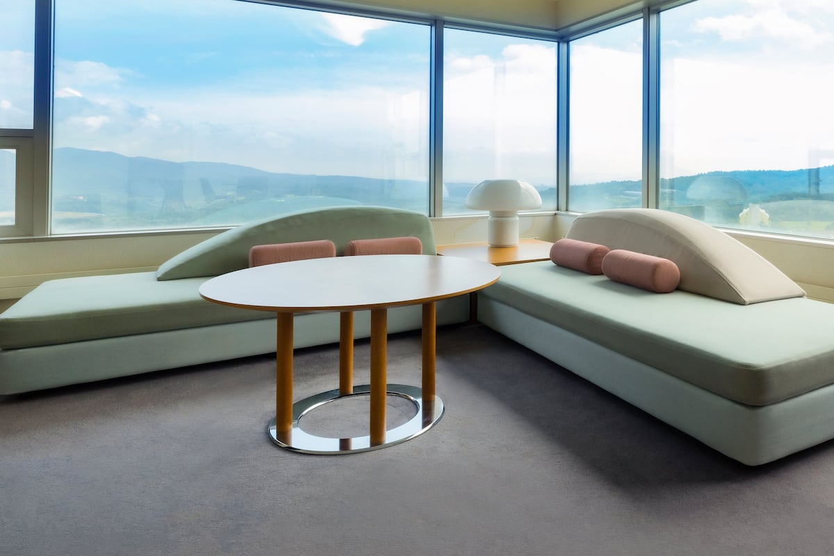 Suite, 2 camas individuales, en esquina (Tower, High Floor) | 1 habitación, escritorio, cortinas blackout y wifi gratis