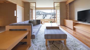 Suite, 2 Twin Beds (Japanese, High Floor) | 1 bedroom, desk, blackout drapes, WiFi (free)