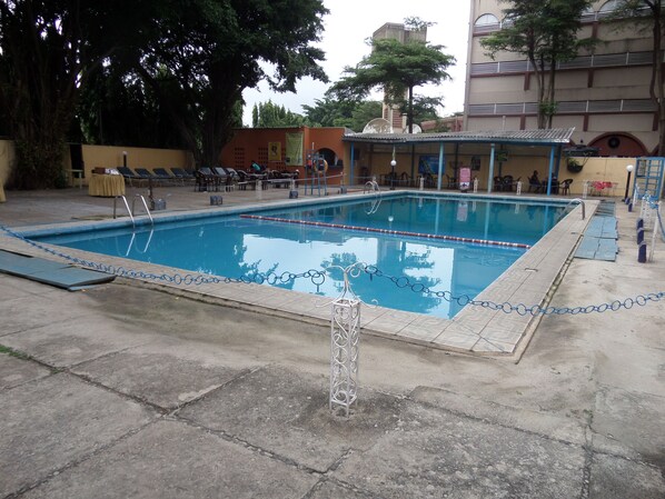 Outdoor pool, open 7:00 AM to 8:00 PM, free cabanas, pool umbrellas - Excellence Hotel (Lagos)