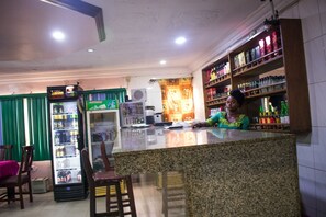 بار (في المنشاة)