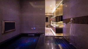 Luxury Double Room | Bathroom