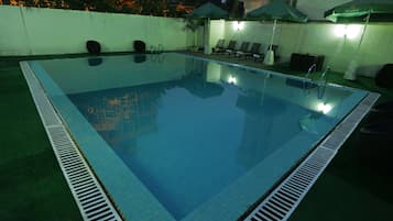 Piscina all'aperto