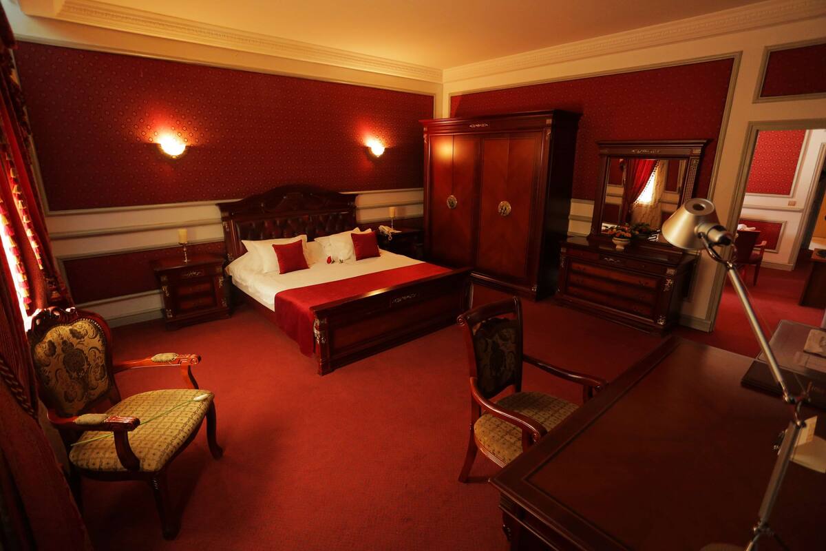 minibar, in-room safe, desk, iron/ironing board