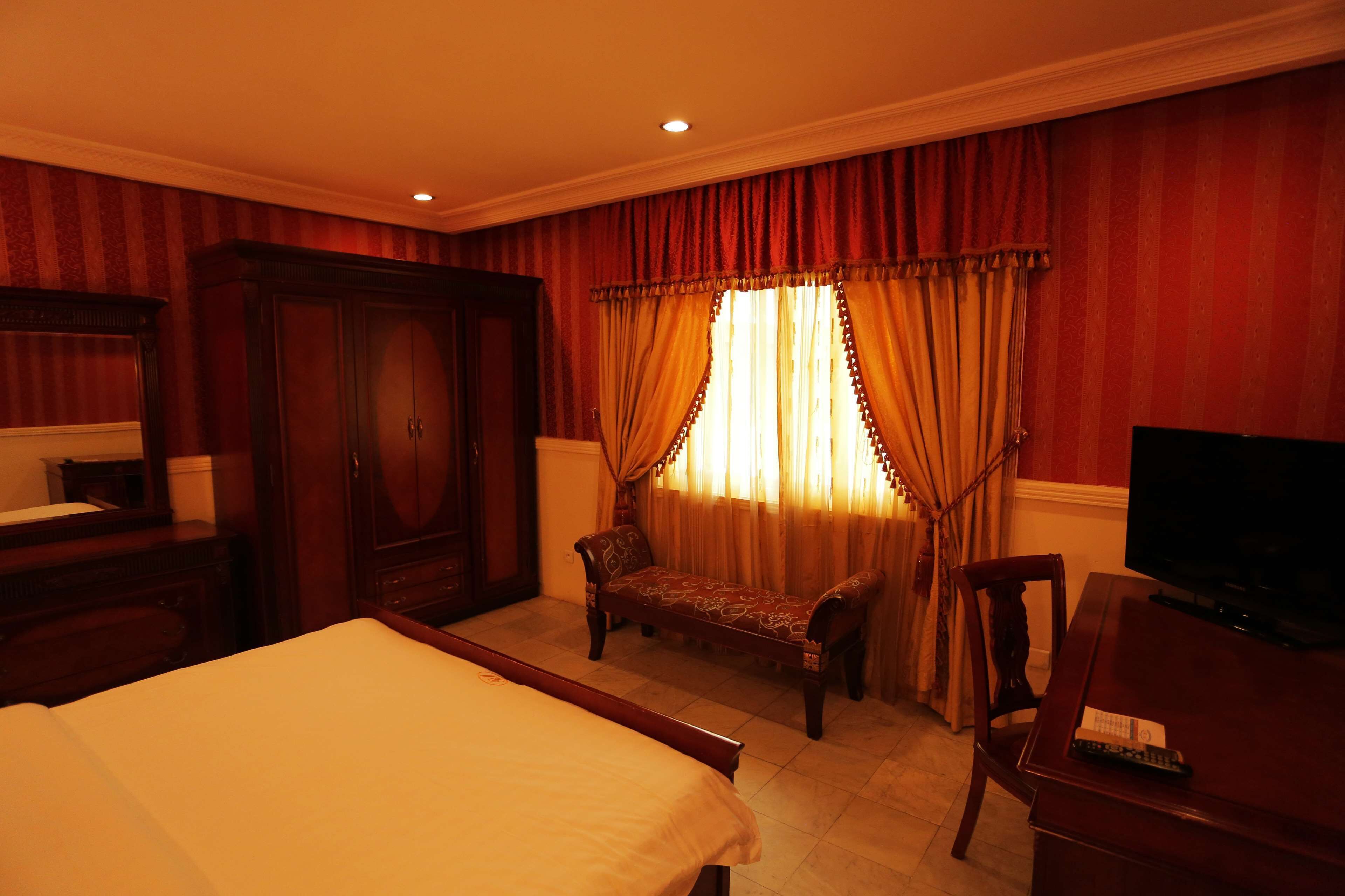 minibar, in-room safe, desk, iron/ironing board