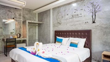 Superior Room | Desk, WiFi (free), bed sheets