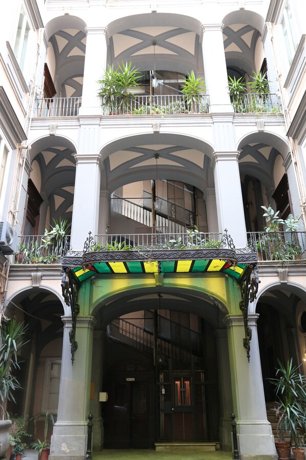 Front of property - Dimora Delle Arti (Naples)