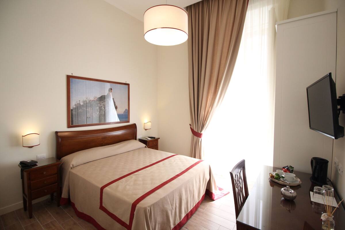 Habitación doble Deluxe | Ropa de cama de alta calidad, edredón y minibar