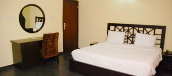 Lucky Sunshine Hotel