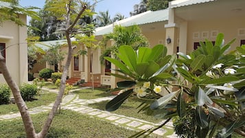 Standard Room | Minibar, in-room safe, individually furnished, free WiFi